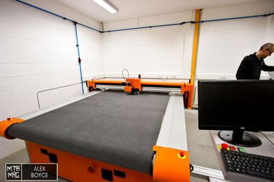 震驚！機(jī)械狂魔 Hope 英國(guó)工廠參觀記